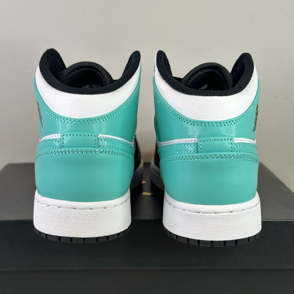 Jordan 1 Mid - Picture 4 of 11